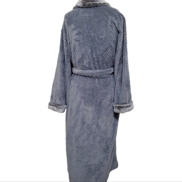 Carole Hochman Long Plush Robe - Picture 4 of 8